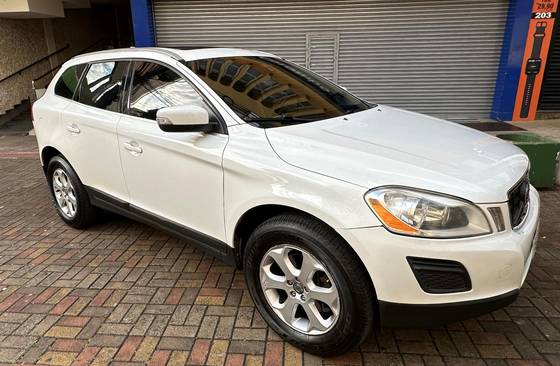 VOLVO XC60 2.0 T5 DYNAMIC FWD TURBO GASOLINA 4P AUTOMÁTICO